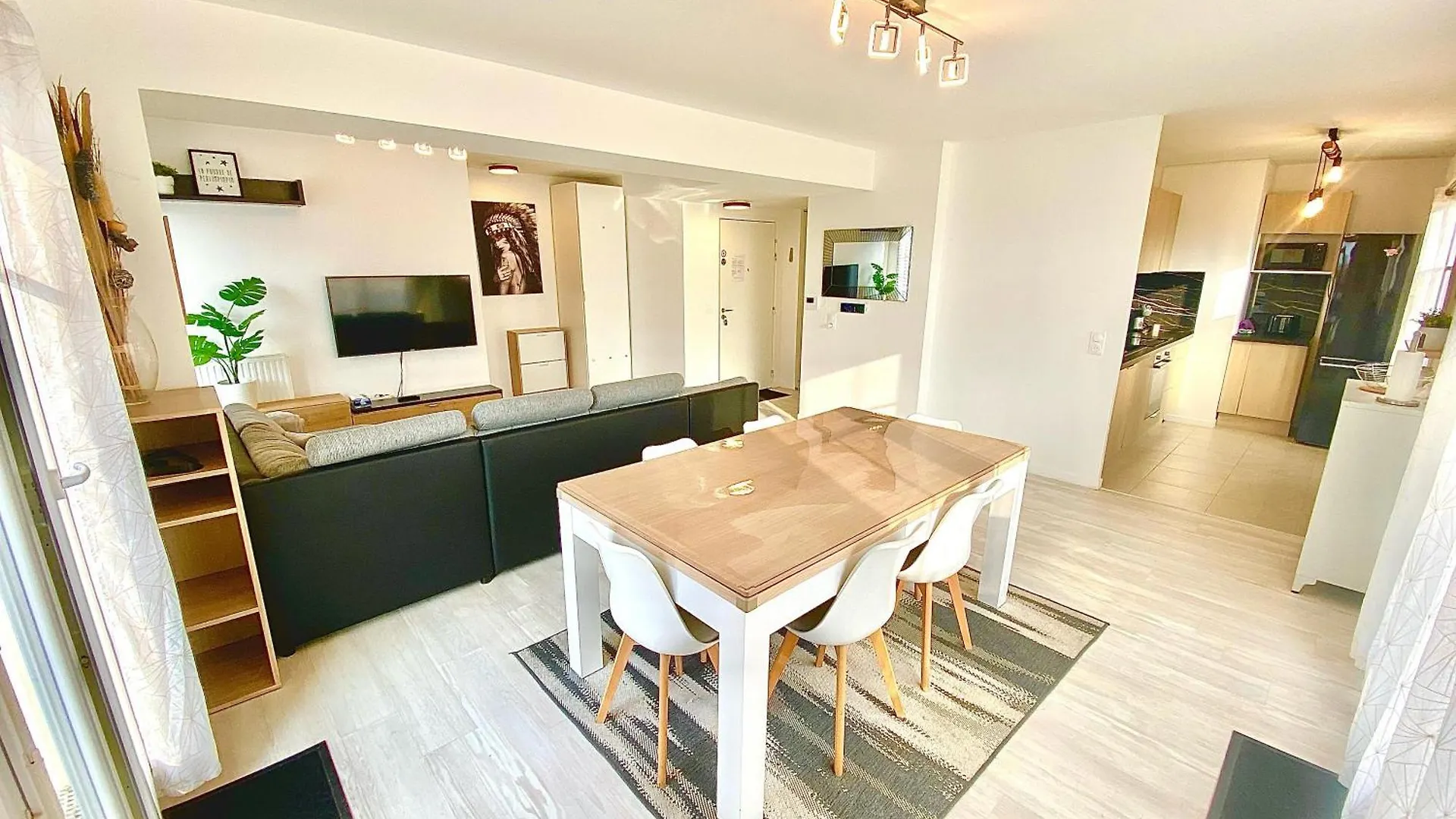 Le Prestige Terrasse-Cocon Familial Cosy, Billard & Jacuzzi Avec Vue Sur Paris Apartment Le Blanc-Mesnil