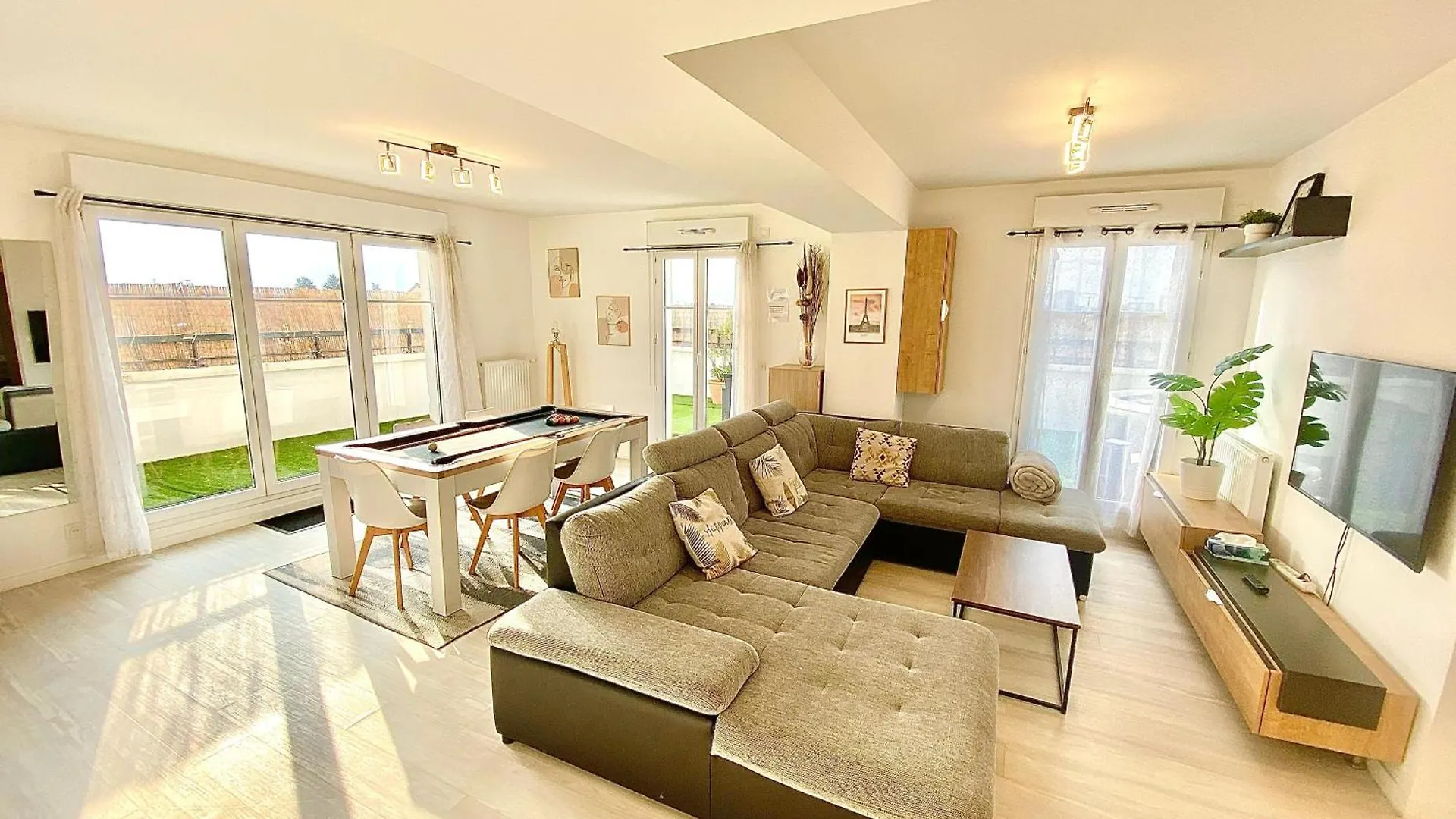 Le Prestige Terrasse-Cocon Familial Cosy, Billard & Jacuzzi Avec Vue Sur Paris Apartment Le Blanc-Mesnil