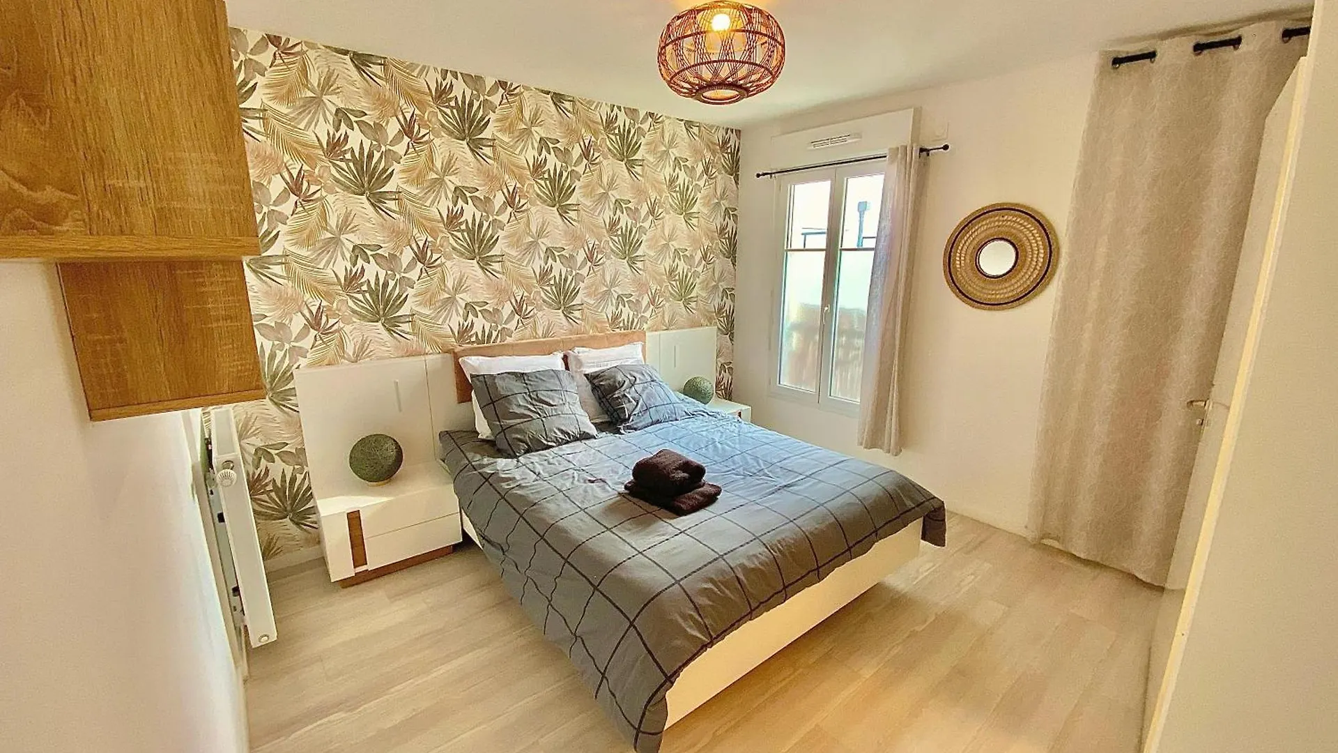 Le Prestige Terrasse-Cocon Familial Cosy, Billard & Jacuzzi Avec Vue Sur Paris Apartment Le Blanc-Mesnil 0*,