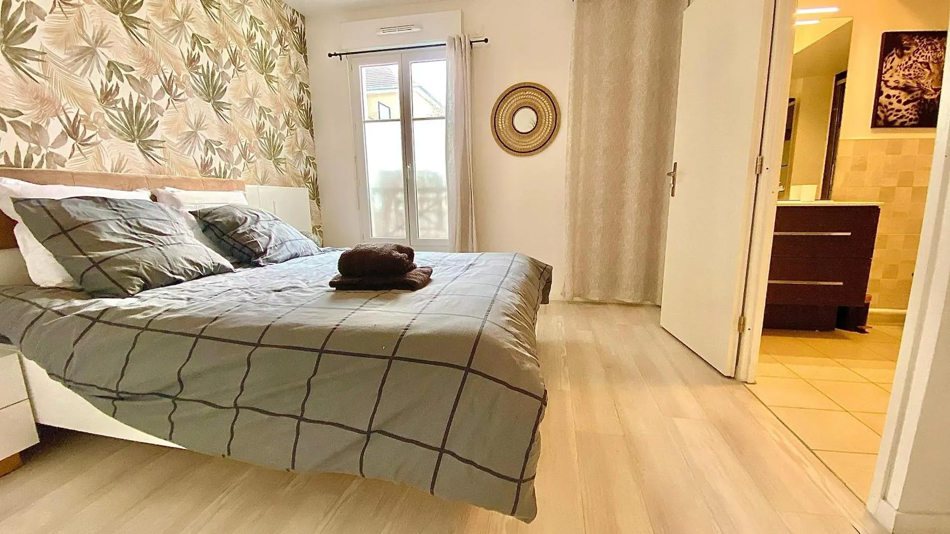 Le Prestige Terrasse-Cocon Familial Cosy, Billard & Jacuzzi Avec Vue Sur Paris Apartment Le Blanc-Mesnil