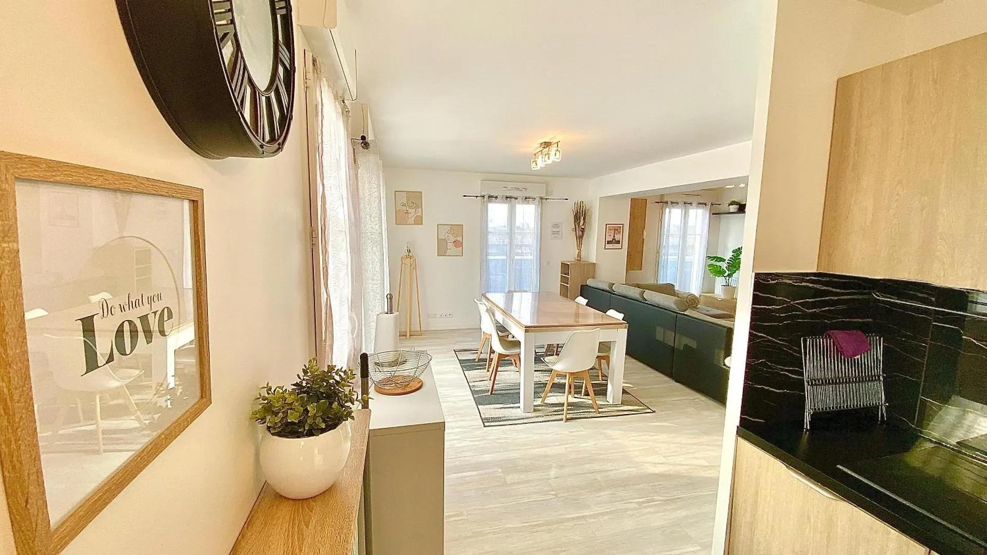 Le Prestige Terrasse-Cocon Familial Cosy, Billard & Jacuzzi Avec Vue Sur Paris Apartment Le Blanc-Mesnil France