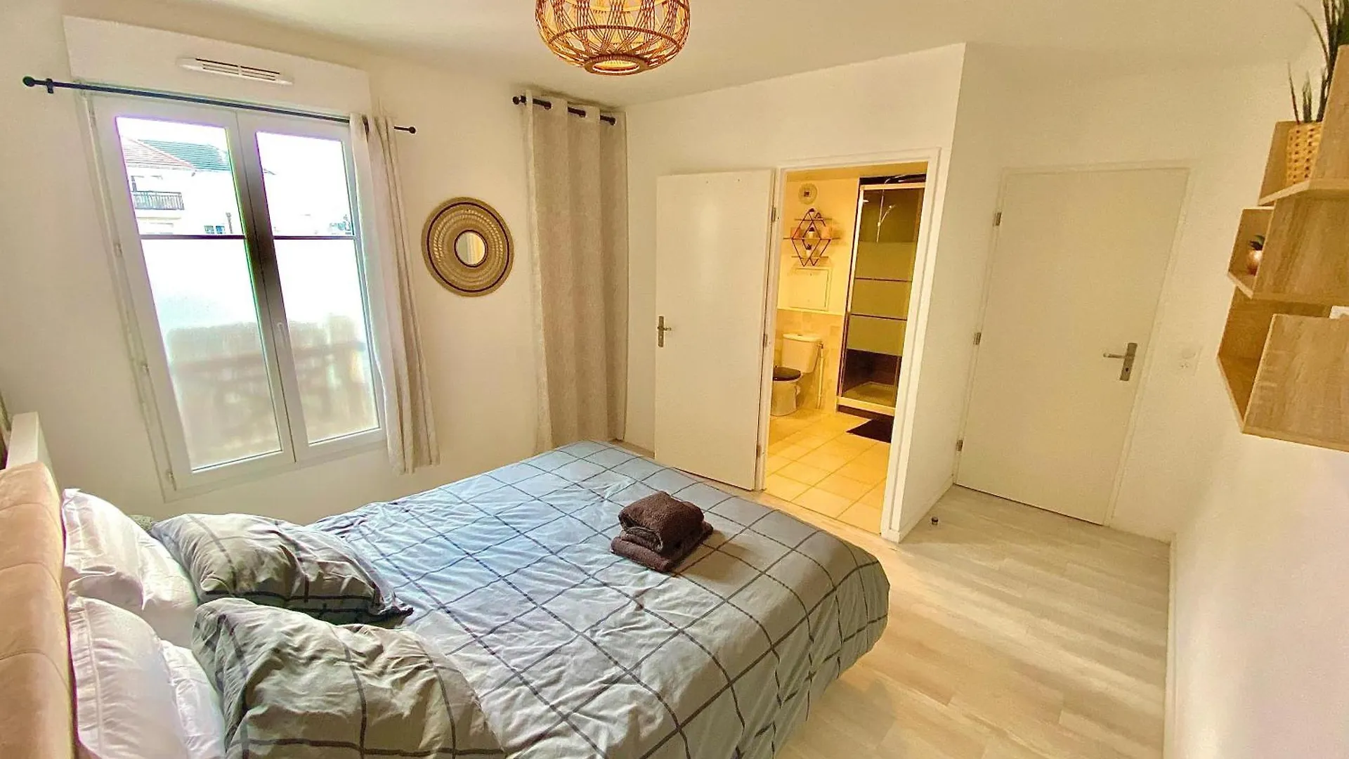 Le Prestige Terrasse-Cocon Familial Cosy, Billard & Jacuzzi Avec Vue Sur Paris Apartment Le Blanc-Mesnil France