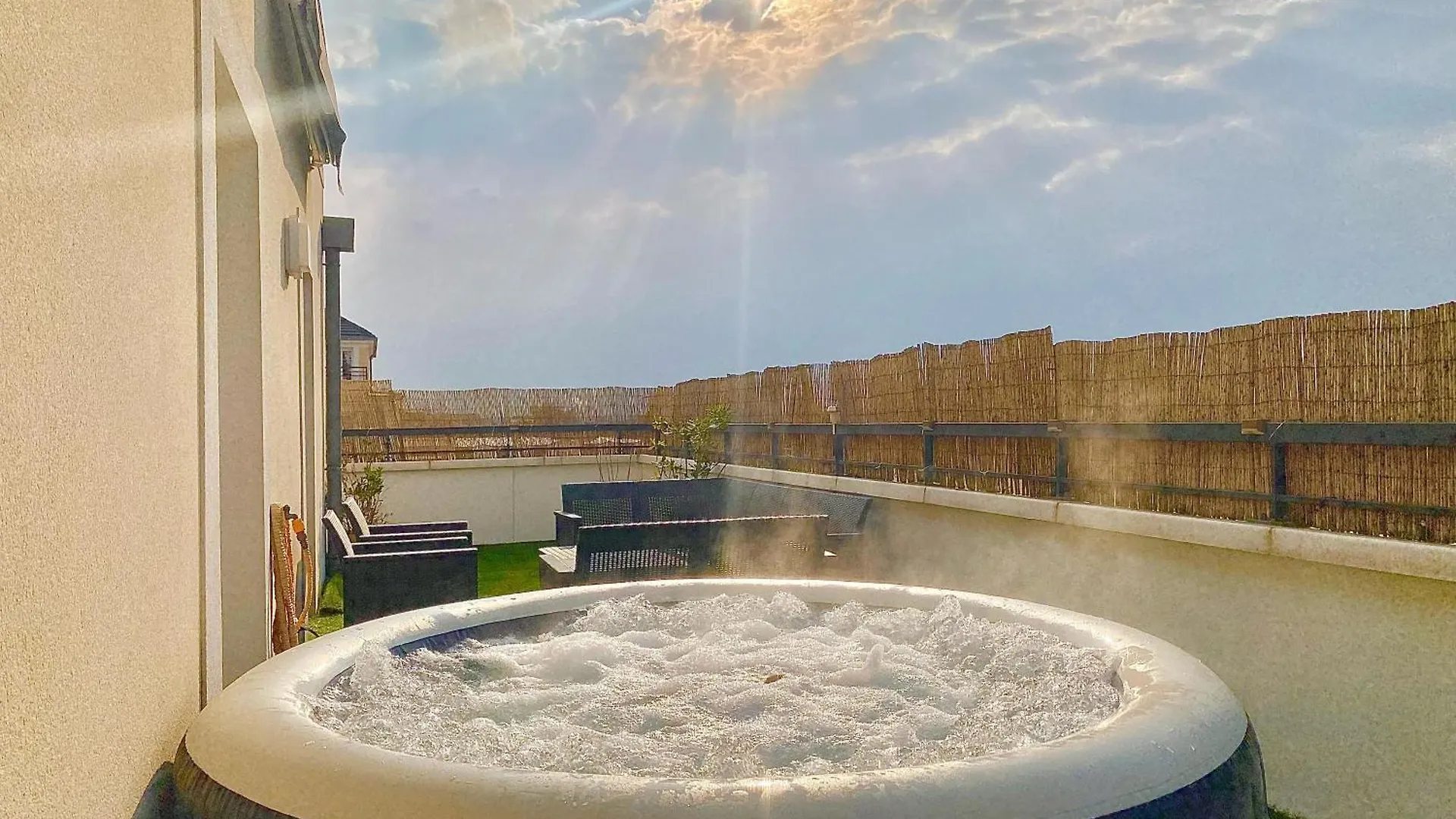 Apartmán Le Prestige Terrasse-Cocon Familial Cosy, Billard & Jacuzzi Avec Vue Sur Paris Le Blanc-Mesnil