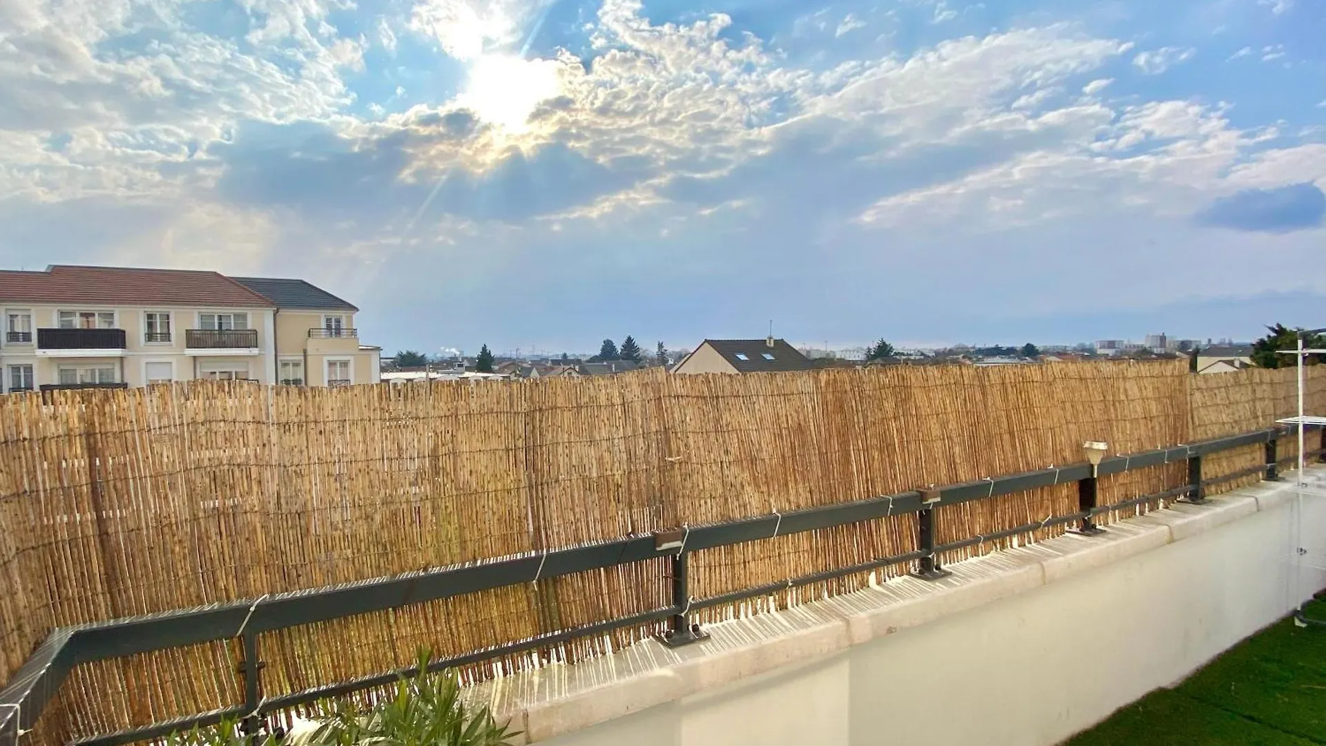 Apartmán Le Prestige Terrasse-Cocon Familial Cosy, Billard & Jacuzzi Avec Vue Sur Paris Le Blanc-Mesnil